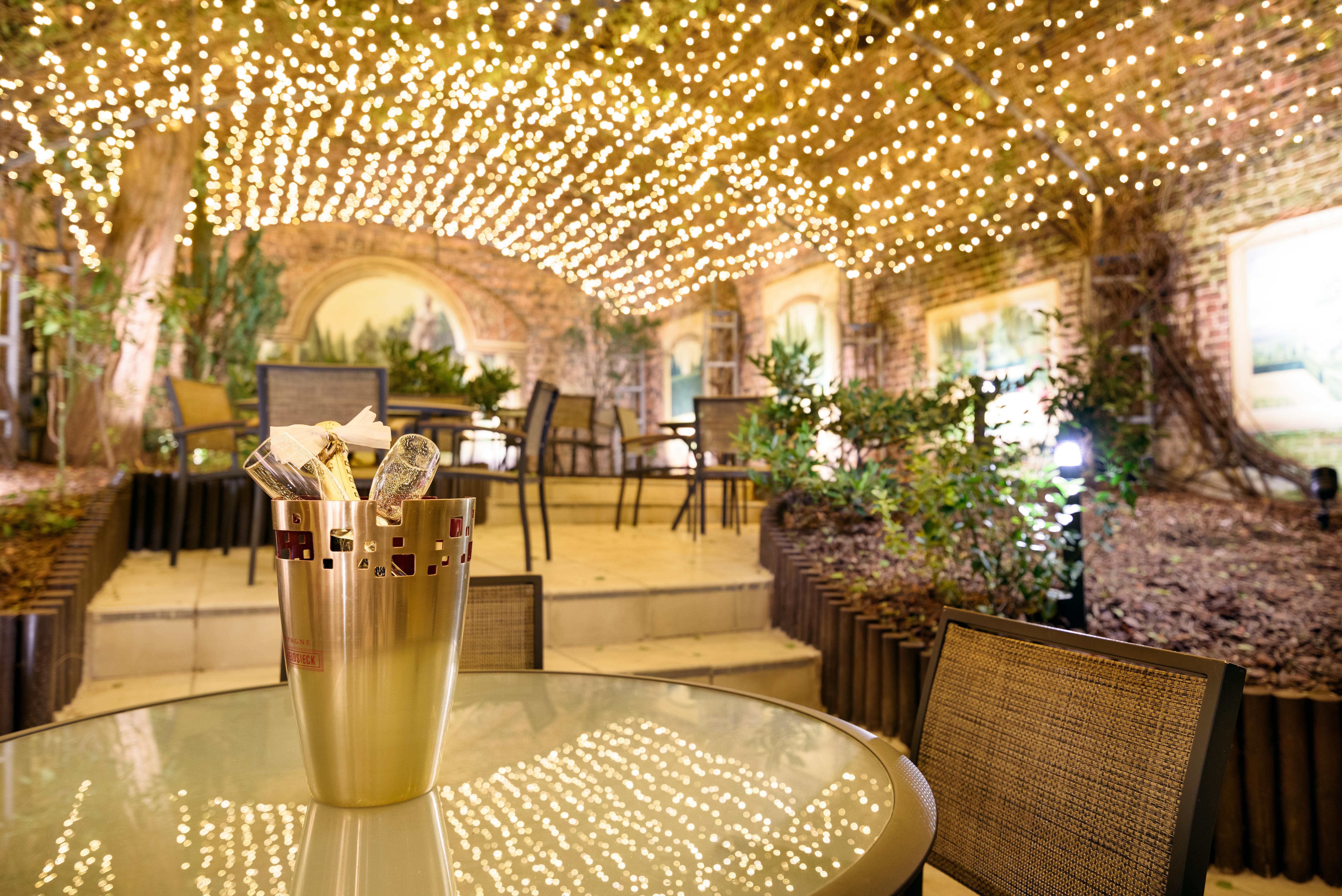 בריסל Hotel Le Chatelain מראה חיצוני תמונה The restaurant